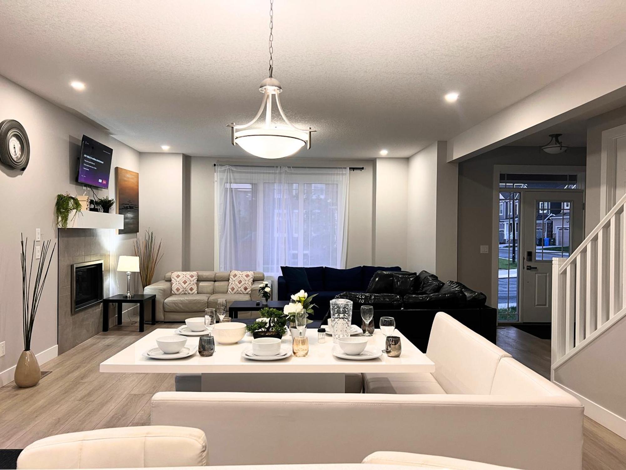 Flowealth Property Luxury Villa Near Lake Netflix Tv Wifi YYC Exterior foto
