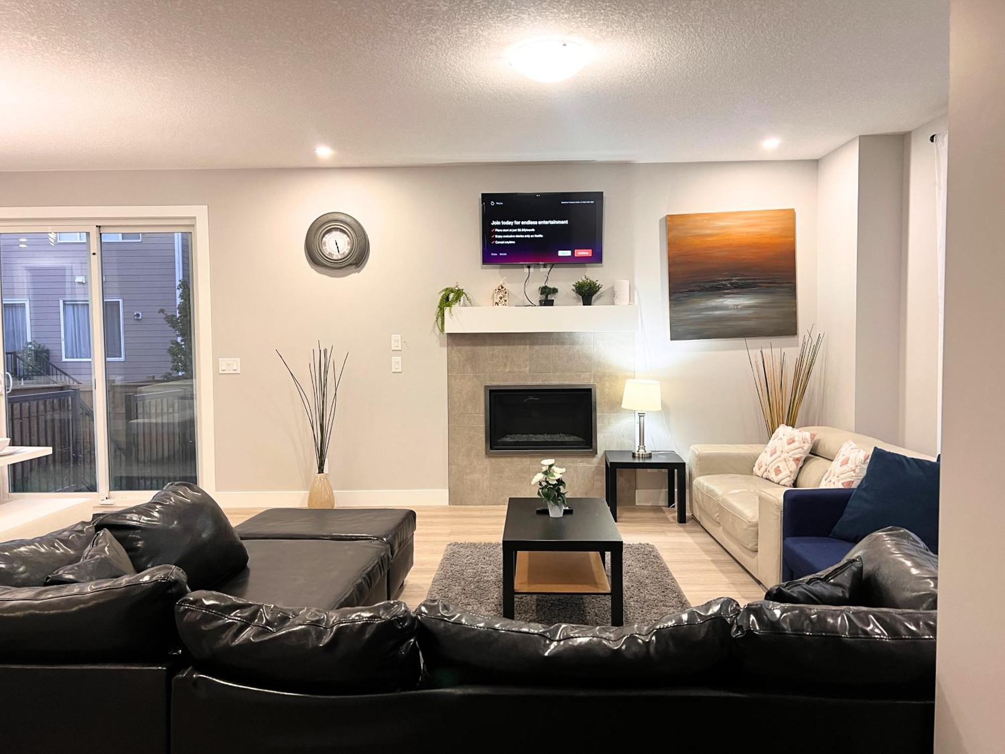 Flowealth Property Luxury Villa Near Lake Netflix Tv Wifi YYC Exterior foto