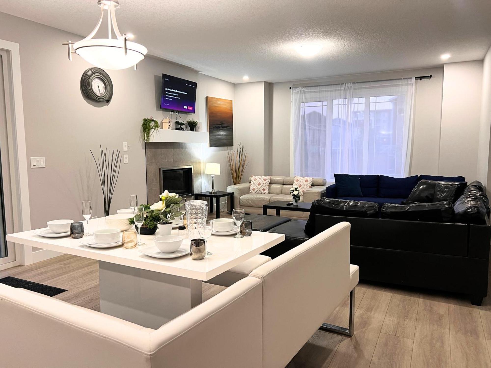 Flowealth Property Luxury Villa Near Lake Netflix Tv Wifi YYC Exterior foto